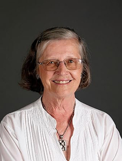 Julia Boyd image